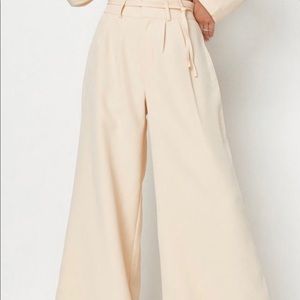 MISGUIDED cream tailored masculine style flared pants